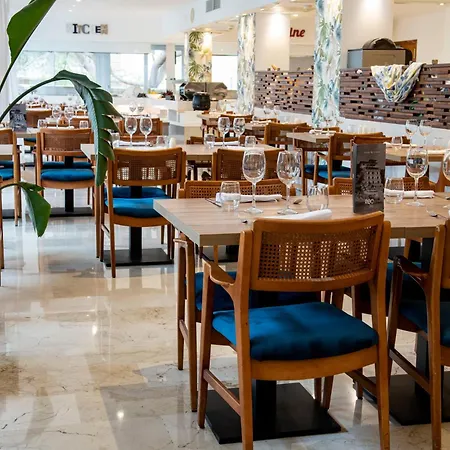Hotel Roc & 4*